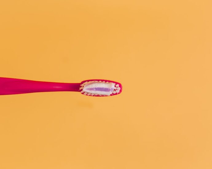 Photo Toothbrush and floss