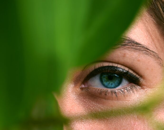 Photo natural treatment for dry and tired eyes